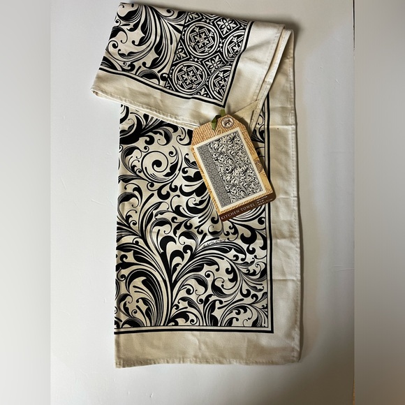 Michel Design Works scroll tea towel - Picture 2 of 6